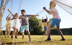 kids-playing-outside